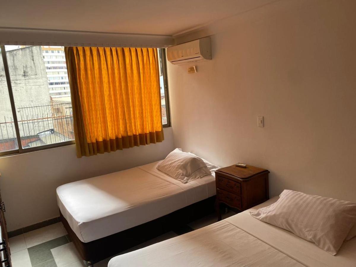 Hotel Кали Екстериор снимка