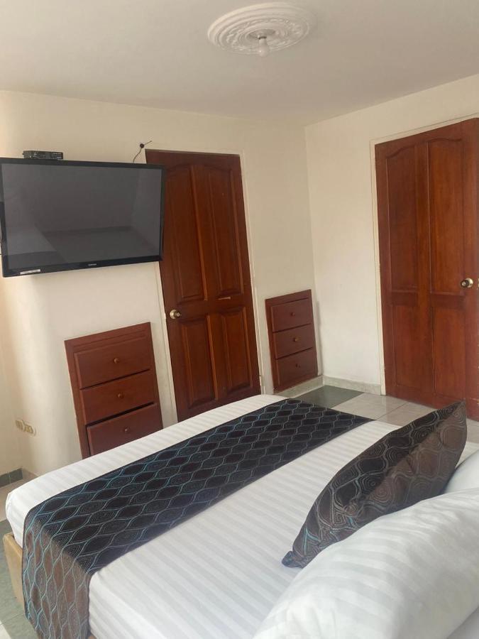 Hotel Кали Екстериор снимка
