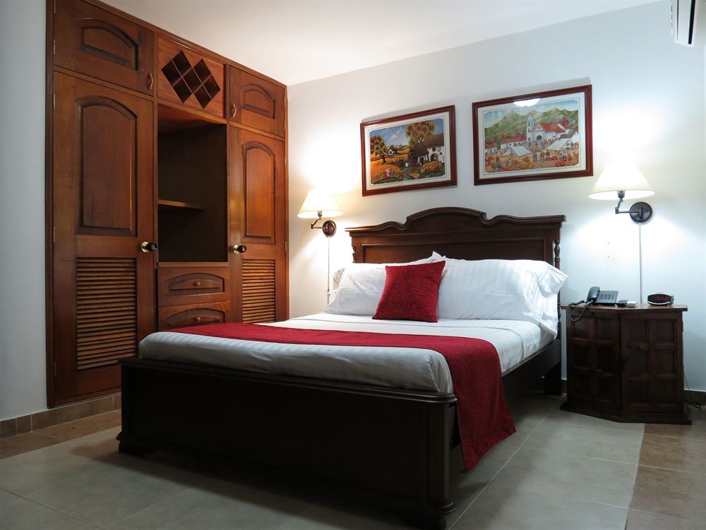 Hotel Кали Екстериор снимка